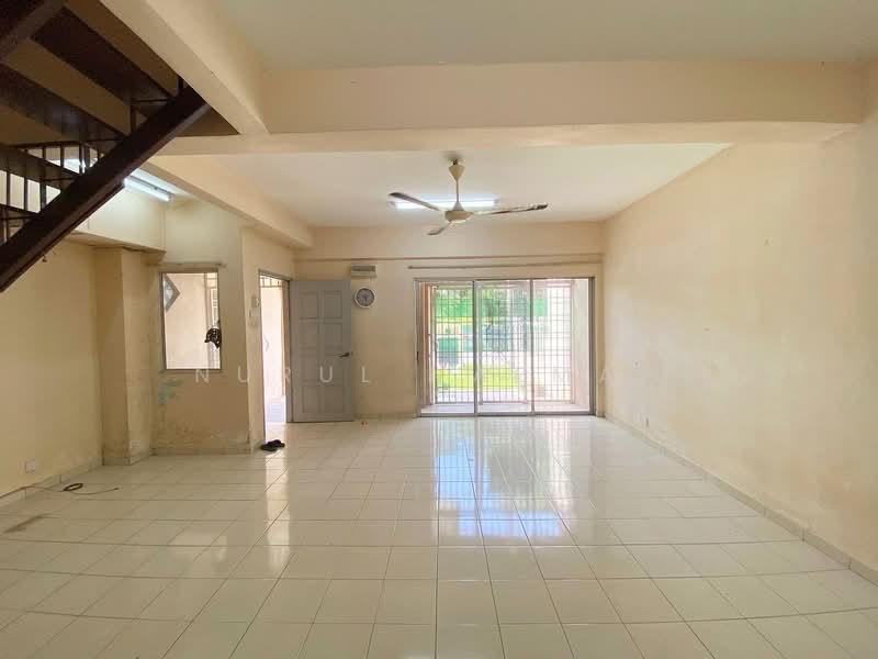 Rumah Teres 2 Tingkat untuk Dijual di Bandar Baru Bangi (Selangor) - Nurul Naemah - Living Room - PropertyGuru.com.my