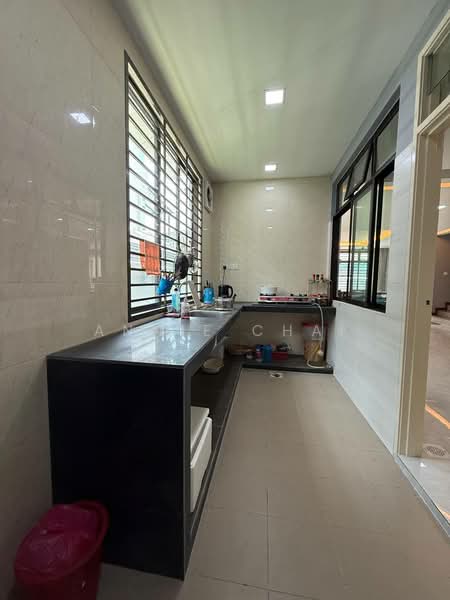 Cluster House for Sale in Taman Skudai Indah (Skudai) - Annie Chai - Kitchen - PropertyGuru.com.my