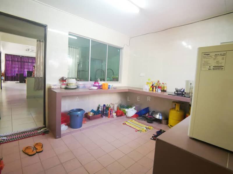 2-storey Terraced House for Sale in Taman Impian Emas (Skudai) - Alan Ler - Kitchen - PropertyGuru.com.my