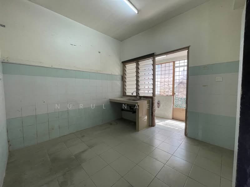 Terraced House for Sale in Subang Jaya (Selangor) - Nurul Naemah - Kitchen - PropertyGuru.com.my