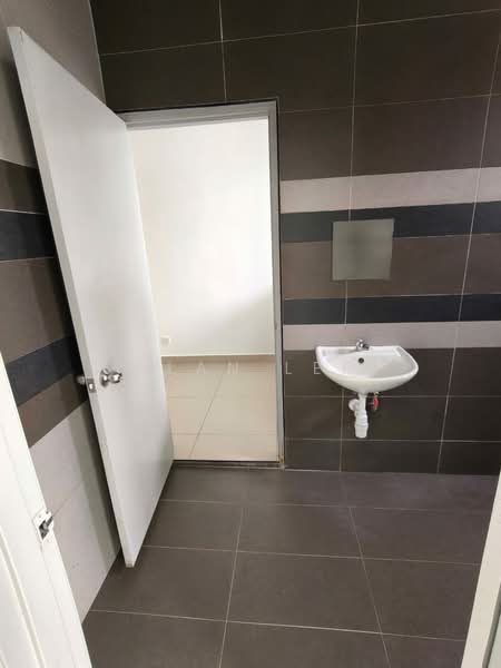 Rumah Kluster untuk Dijual di Taman Pulai Hijauan (Skudai) - Alan Ler - Bathroom - PropertyGuru.com.my