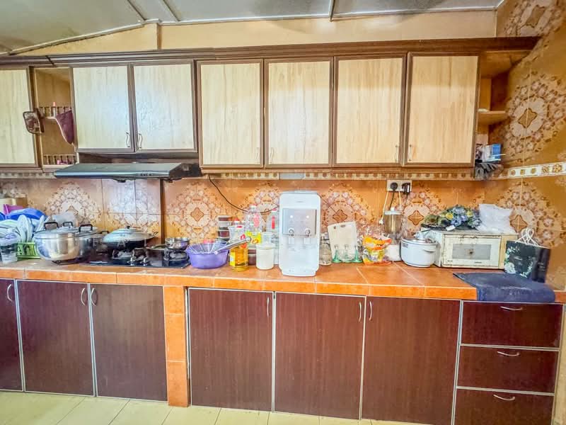 2-storey Terraced House for Sale in Bukit Sentosa (Rawang) - Faisal Abu Omar - Kitchen - PropertyGuru.com.my