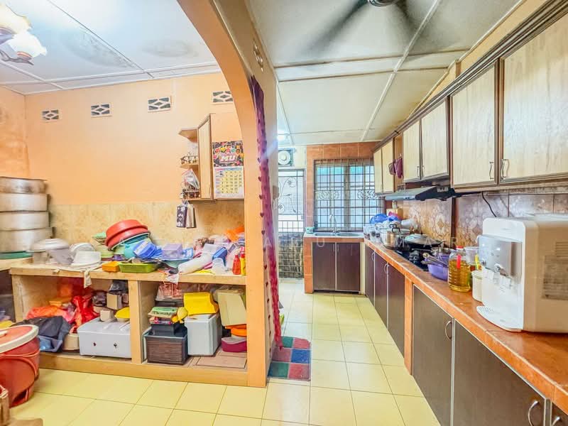 2-storey Terraced House for Sale in Bukit Sentosa (Rawang) - Faisal Abu Omar - Kitchen - PropertyGuru.com.my