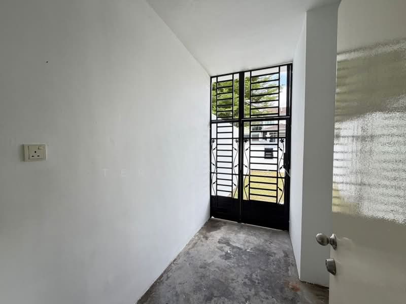 Cluster House for Sale in Taman Adda Heights (Tebrau) - Terence Tan - Entrance - PropertyGuru.com.my