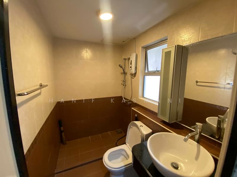 Kondominium untuk Disewa di Seri Maya Condominium - Hanif Kasmani - Bathroom - PropertyGuru.com.my
