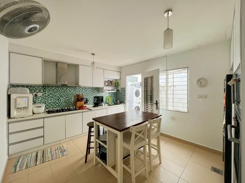 Semi-Detached House for Sale in Hulu Kelang (Kuala Lumpur) - Norfazilah Binti Mohd Saad - Kitchen - PropertyGuru.com.my