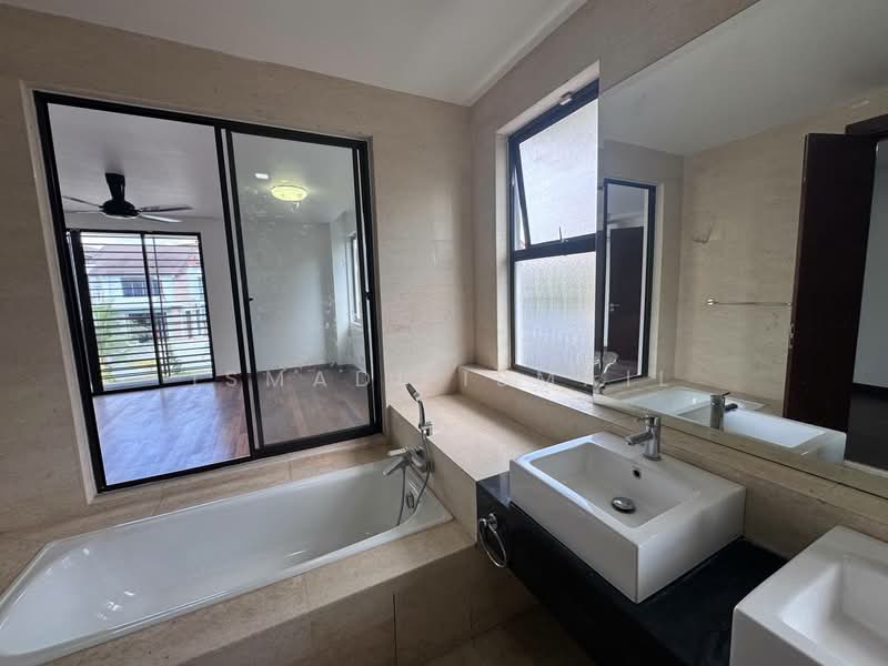 Bungalow for Sale in Shah Alam (Selangor) - Ismadi Ismail - Bathroom - PropertyGuru.com.my