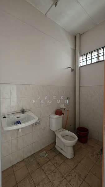 1-storey Terraced House for Sale in Kulai (Johor) - Jack Phoon - Bathroom - PropertyGuru.com.my