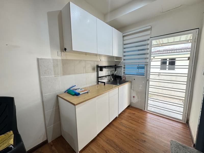 Rumah Teres 2 Tingkat untuk Disewa di Cyberjaya (Selangor) - Ahmad Faiz - Kitchen - PropertyGuru.com.my