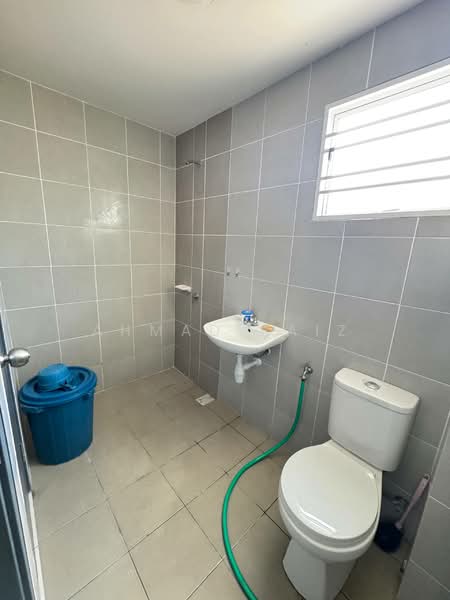 Rumah Teres 2 Tingkat untuk Disewa di Cyberjaya (Selangor) - Ahmad Faiz - Bathroom - PropertyGuru.com.my