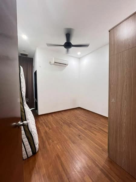 2-storey Terraced House for Rent in Senibong (Permas Jaya) - Brandon Chua - Bedroom - PropertyGuru.com.my