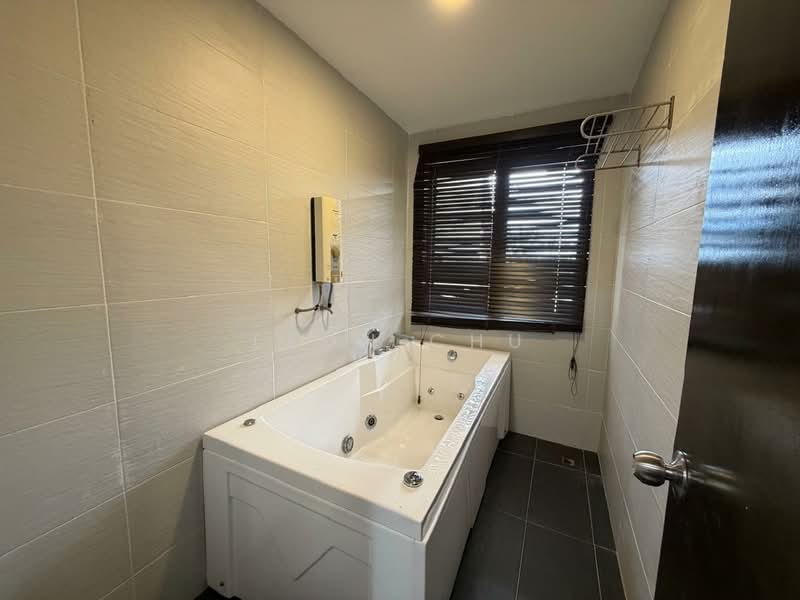 Service Residence for Rent at Gold Coast Morib Resort - Leon Chu - Bathroom - PropertyGuru.com.my