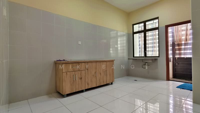 2-storey Terraced House for Sale in Bandar Dato Onn (Tebrau) - Mike Bang - Kitchen - PropertyGuru.com.my