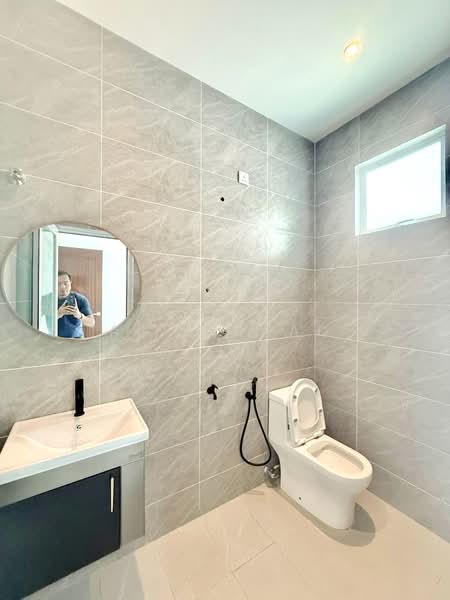 Rumah Banglo untuk Dijual di Sungai Merab (Dengkil) - Alif Saad - Bathroom - PropertyGuru.com.my