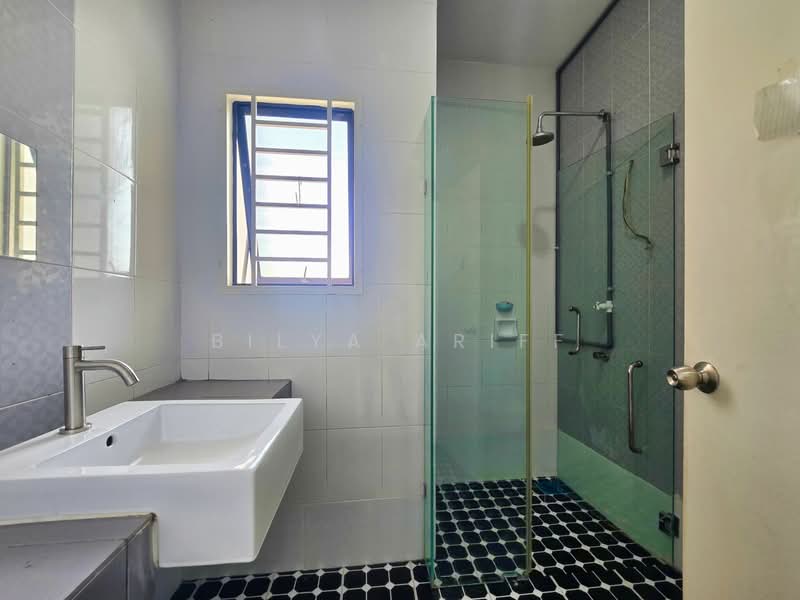 2.5-storey Terraced House for Sale in Saujana Utama (Selangor) - BILYA ARIFF - PropertyGuru.com.my