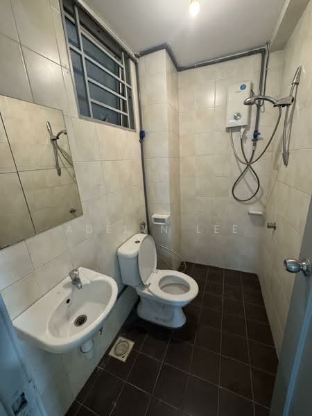 Servis Apartment untuk Disewa di E-Tiara - Adelyn Lee - Bathroom - PropertyGuru.com.my
