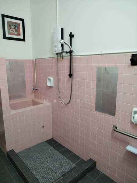 Rumah Berkembar untuk Dijual di Pulau Tikus (Penang) - Max Ng - Bathroom - PropertyGuru.com.my