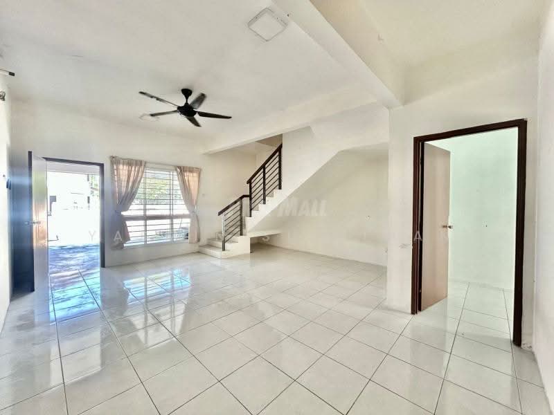 2-storey Terraced House for Sale in Taman Desiran Bayu (Puchong) - Yasmin Sulaiman - Living Room - PropertyGuru.com.my