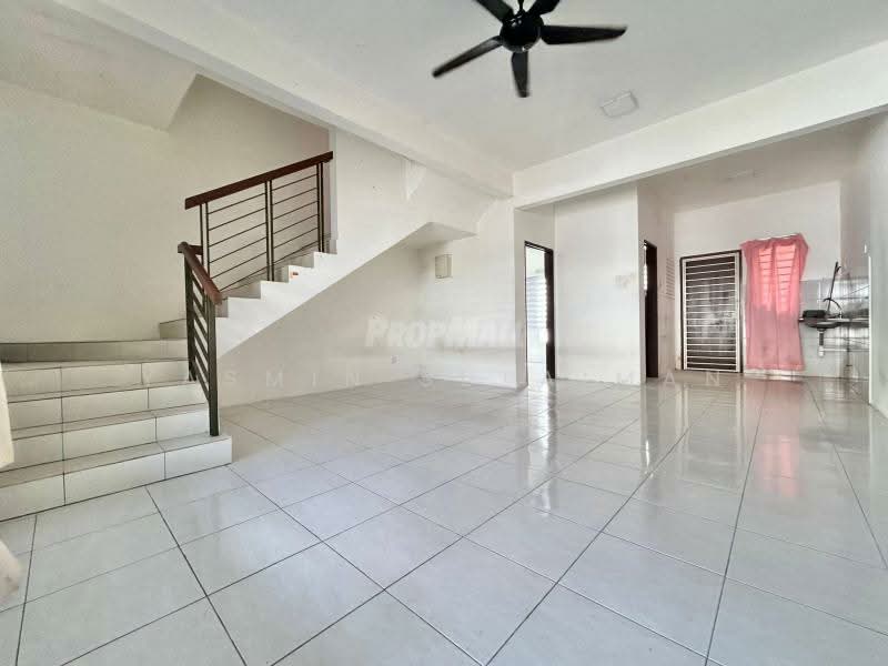 2-storey Terraced House for Sale in Taman Desiran Bayu (Puchong) - Yasmin Sulaiman - Living Room - PropertyGuru.com.my
