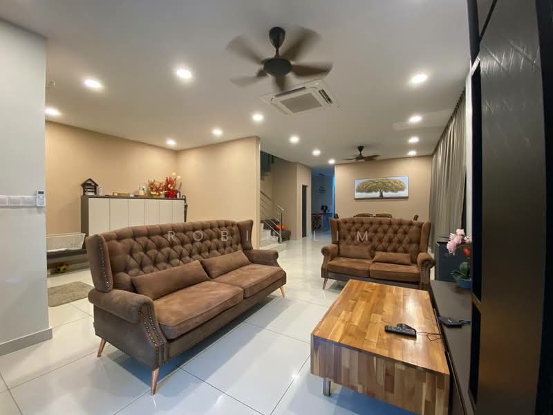 Rumah Berkembar untuk Dijual di Taman Mutiara Rini (Skudai) - Robin Lim - Living Room - PropertyGuru.com.my