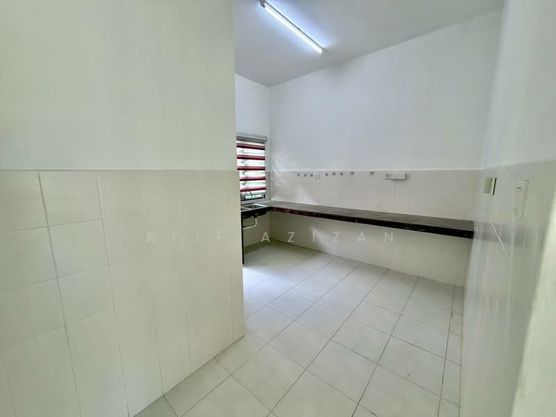 Rumah Teres 2 Tingkat untuk Dijual di Semenyih (Selangor) - Afif Azizan - Kitchen - PropertyGuru.com.my