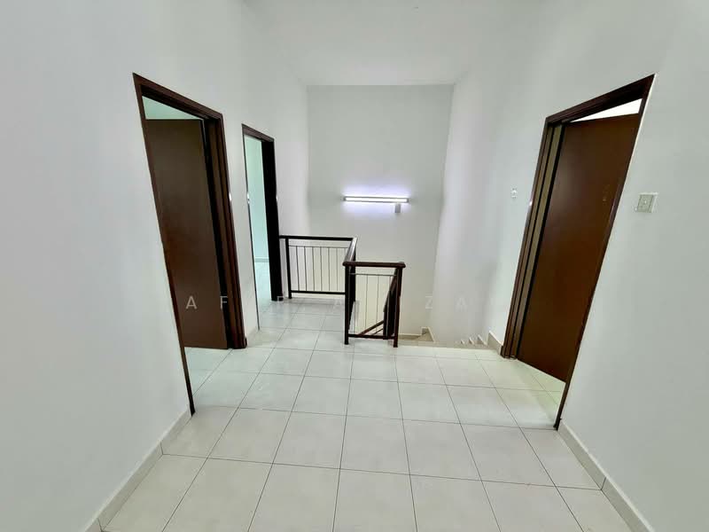 Rumah Teres 2 Tingkat untuk Dijual di Semenyih (Selangor) - Afif Azizan - Corridor - PropertyGuru.com.my