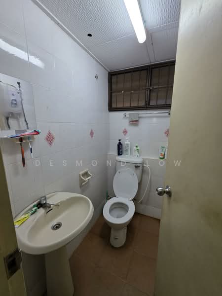 Condominium for Sale at Eden Fairway Condominium - Desmond Low - Bathroom - PropertyGuru.com.my