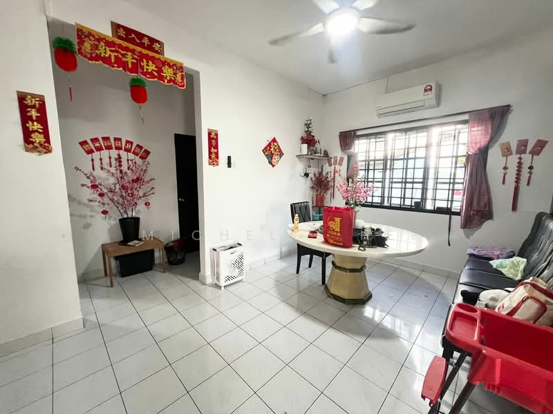2-storey Terraced House for Sale in Bandar Selesa Jaya (Skudai) - Michelle He - Living Room - PropertyGuru.com.my