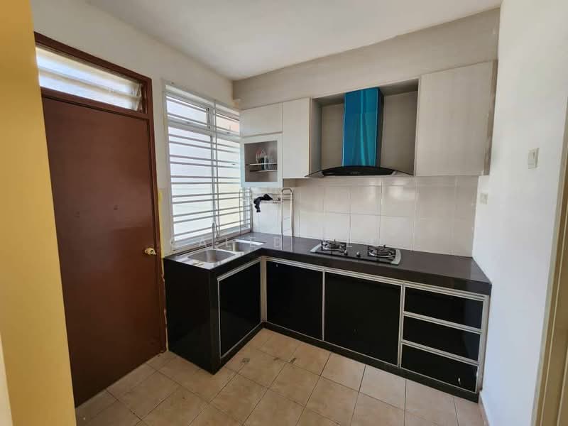 Cluster House for Sale in Masai (Johor) - Caleb Yeo - Kitchen - PropertyGuru.com.my