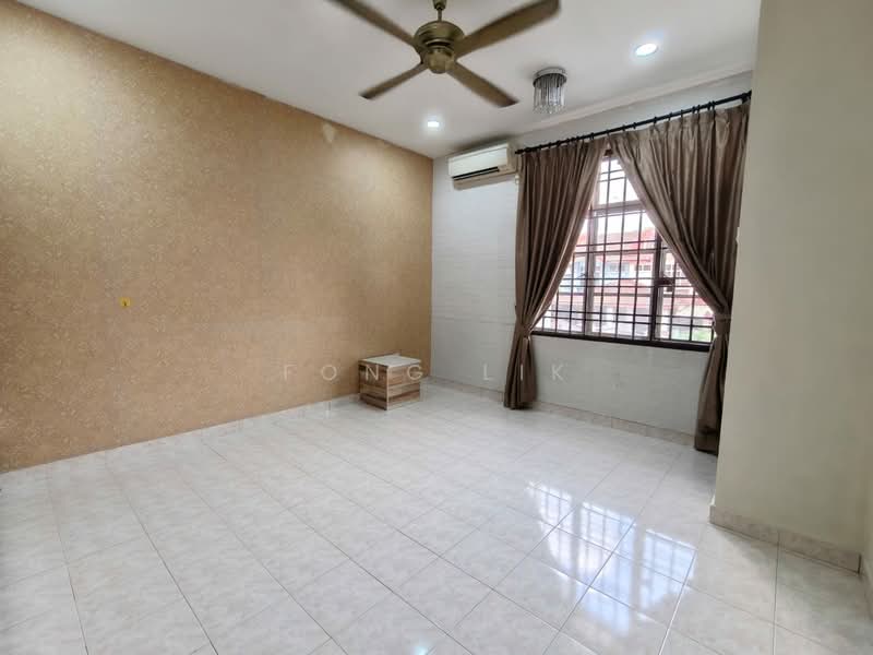 Rumah Teres 2 Tingkat untuk Dijual di Mutiara Rini (Skudai) - Fong Lik - Living Room - PropertyGuru.com.my