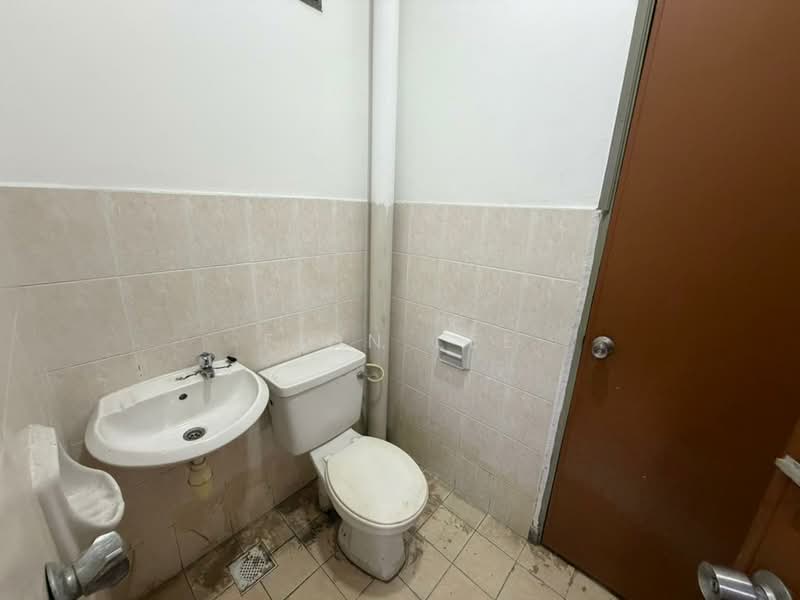 Rumah Teres 2 Tingkat untuk Disewa di Skudai (Johor) - Fion Lee - Bathroom - PropertyGuru.com.my
