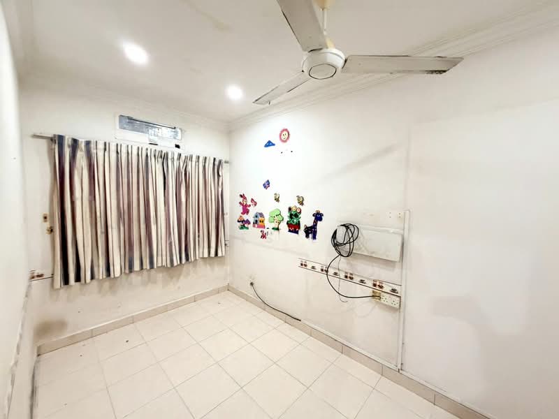 1.5-storey Terraced House for Sale in Taman Gaya (Ulu Tiram) - Aries Lam - Interior - PropertyGuru.com.my