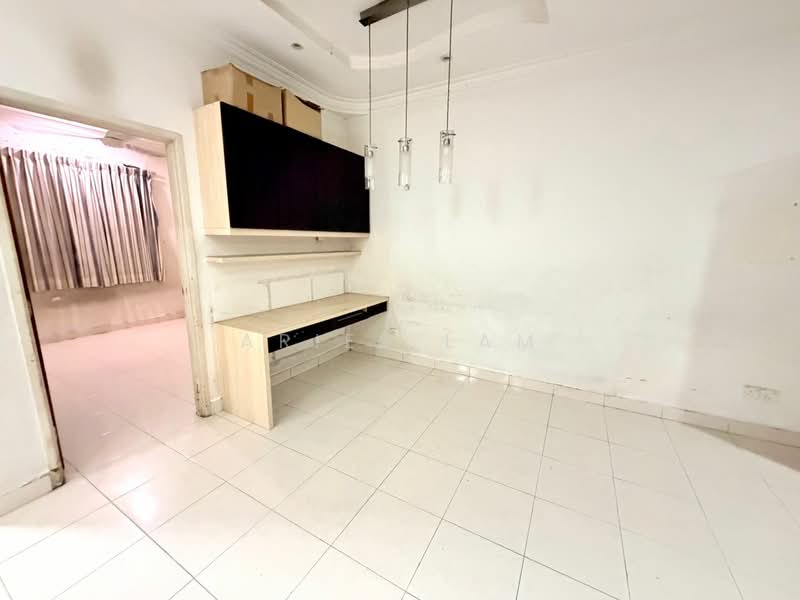 1.5-storey Terraced House for Sale in Taman Gaya (Ulu Tiram) - Aries Lam - Interior - PropertyGuru.com.my