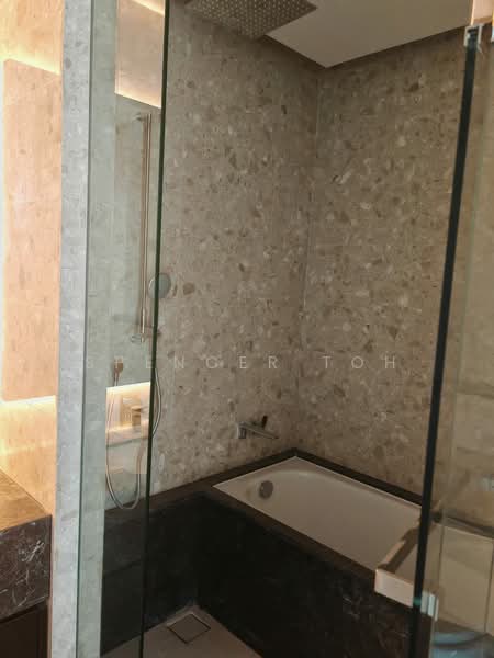 Servis Apartment untuk Dijual di Windsor Suites @ Pavilion Damansara Heights - Spencer Toh - Bathroom - PropertyGuru.com.my