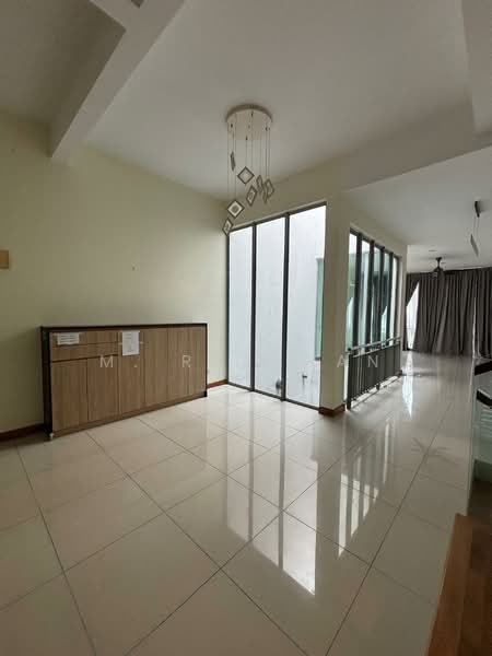 3-storey Terraced House for Sale in Cyberjaya (Selangor) - M. Ridhwan - Living Room - PropertyGuru.com.my