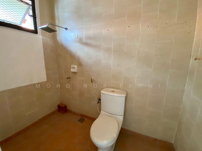 Rumah Teres 2 Tingkat untuk Dijual di Bukit Jelutong (Shah Alam) - Mohd Nor Fahmi - Bathroom - PropertyGuru.com.my