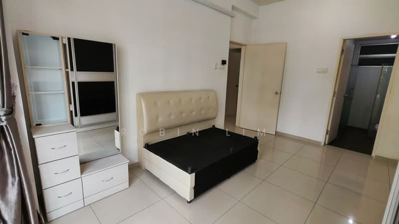 Condominium for Sale at Fairway Suites - Robin Lim - Bedroom - PropertyGuru.com.my