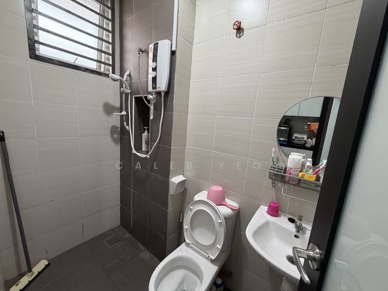 Rumah Teres 2 Tingkat untuk Dijual di Bandar Seri Alam (Masai) - Caleb Yeo - Bathroom - PropertyGuru.com.my