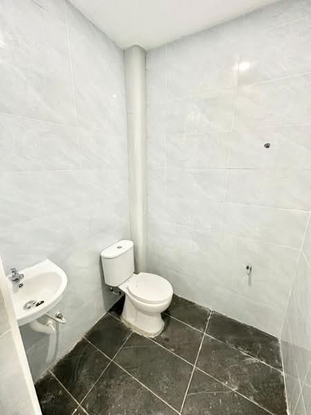 Rumah Teres 1.5 Tingkat untuk Dijual di Taman Rinting (Masai) - Jyez Lee - Bathroom - PropertyGuru.com.my