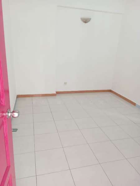 Apartment for Sale at Mutiara Serdang (Turf View) - Rain Leow - Interior - PropertyGuru.com.my
