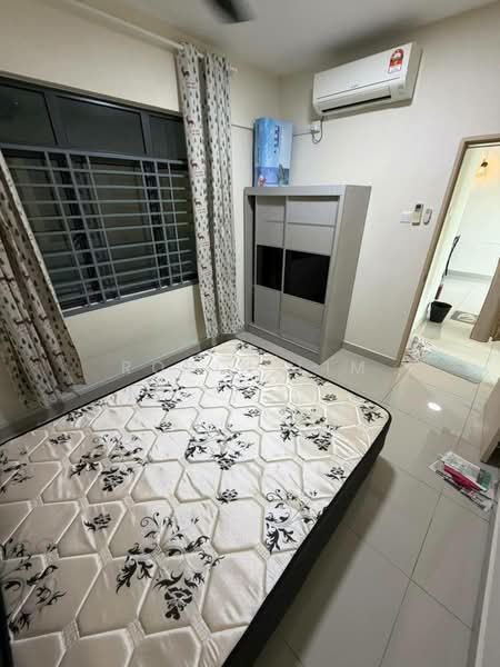 Service Residence for Sale at ARC @ Austin Hills - Robin Lim - Bedroom - PropertyGuru.com.my