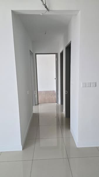 Kondominium untuk Dijual di Skyline KL - Edward Khor - Corridor - PropertyGuru.com.my