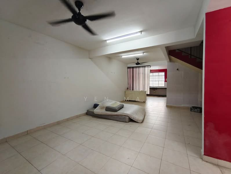 2-storey Terraced House for Sale in Taman Skudai Indah (Skudai) - Yen Ma - Living Room - PropertyGuru.com.my