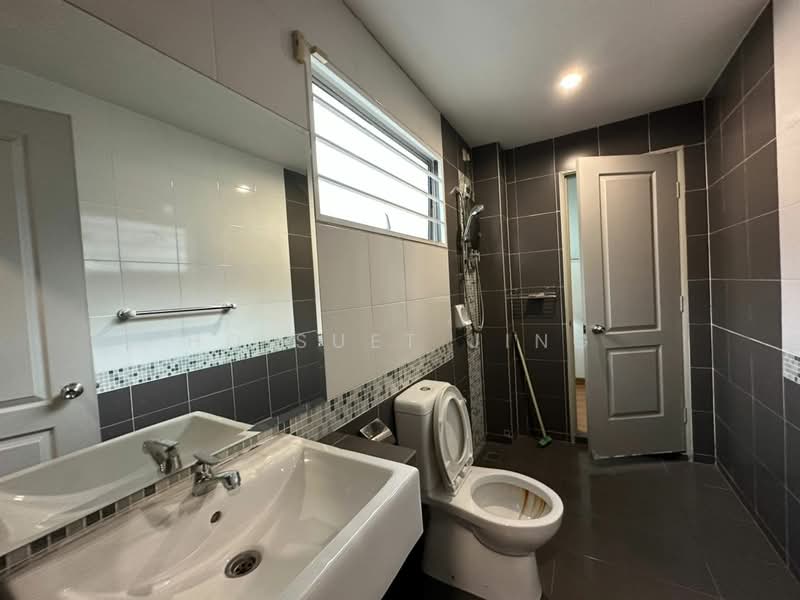 Rumah Teres 2 Tingkat untuk Dijual di Bandar Bukit Raja (Klang) - Ho Suet Jing - Bathroom - PropertyGuru.com.my