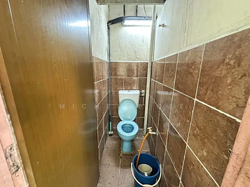 Shop / Office for Rent in Taman Klang Utama (Kapar) - Michelle Tee - Bathroom - PropertyGuru.com.my