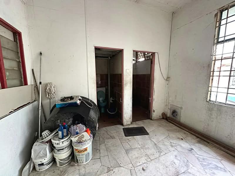 Shop / Office for Rent in Taman Klang Utama (Kapar) - Michelle Tee - Bathroom - PropertyGuru.com.my