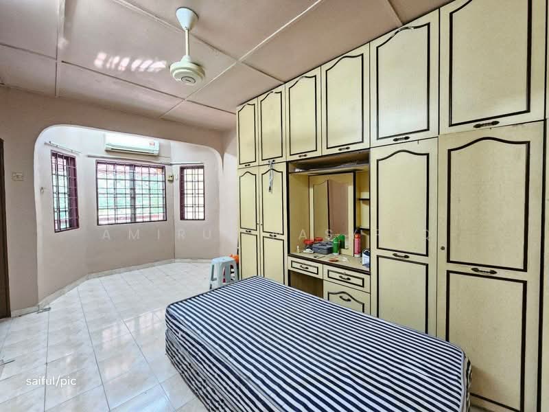 Rumah Teres 2 Tingkat untuk Dijual di Seksyen 25 (Shah Alam) - Amirul Nasyriq - Bedroom - PropertyGuru.com.my