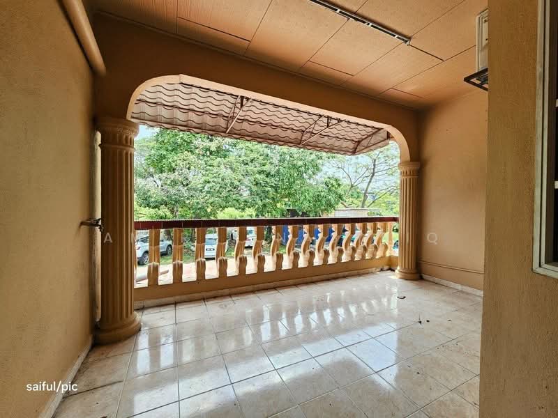 Rumah Teres 2 Tingkat untuk Dijual di Seksyen 25 (Shah Alam) - Amirul Nasyriq - Balcony - PropertyGuru.com.my