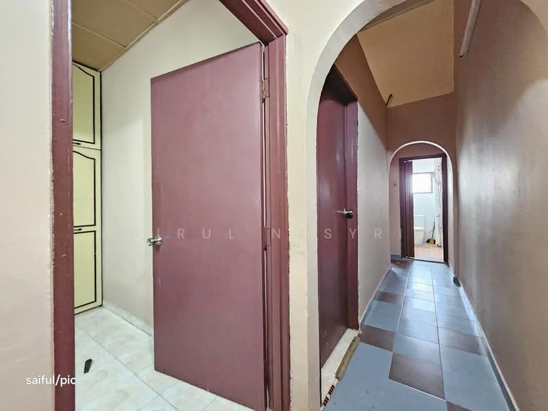 Rumah Teres 2 Tingkat untuk Dijual di Seksyen 25 (Shah Alam) - Amirul Nasyriq - Corridor - PropertyGuru.com.my
