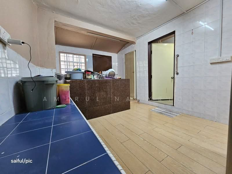 Rumah Teres 2 Tingkat untuk Dijual di Seksyen 25 (Shah Alam) - Amirul Nasyriq - Kitchen - PropertyGuru.com.my